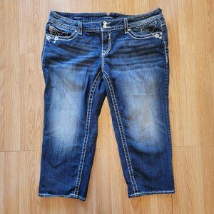 VIGOSS New York Capri in Size 20! Plus size glam! Dark Wash with factory wear.